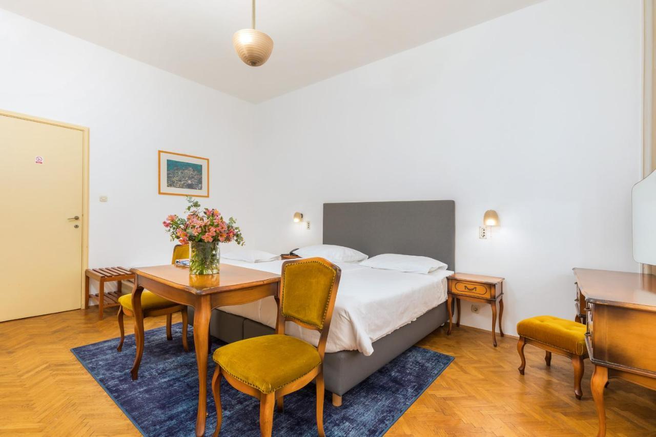 פאז'אנה Brijuni Rooms Karmen מראה חיצוני תמונה